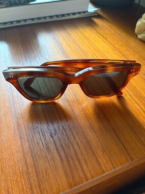 Monokel Stockholm Rectangular Women’s Sunglasses - Classic Brown Tortoise